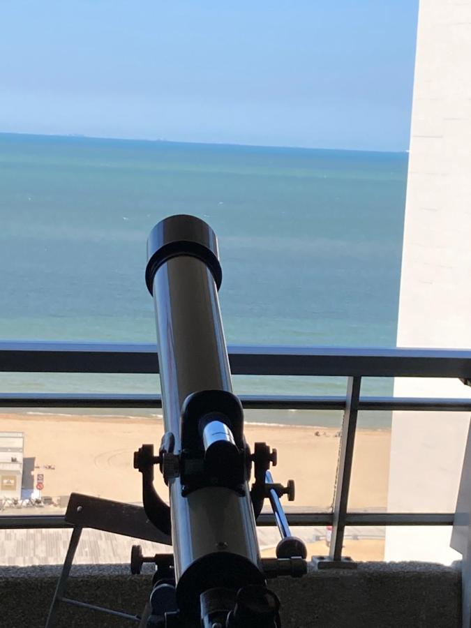 Tiny Apt W/ Balcony And Seaview, Even Out Of Your Bed ! Ostend Exterior photo